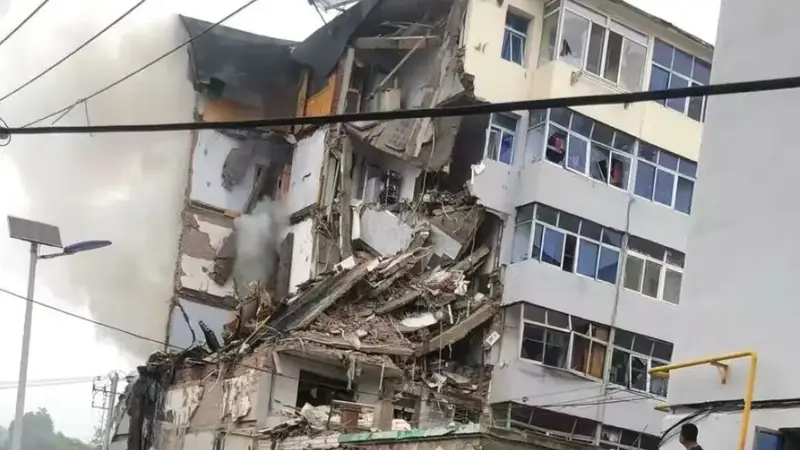 辽宁葫芦岛通报“一居民楼发生疑似液化气泄漏闪爆”:事故导致3人失联、8人轻微伤,原因正在调查中