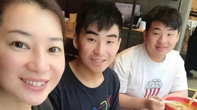 被传婚变!香港女星陈伶俐删夫妻合照,嫁隐形富豪住3000尺豪宅,恩爱照突然消失