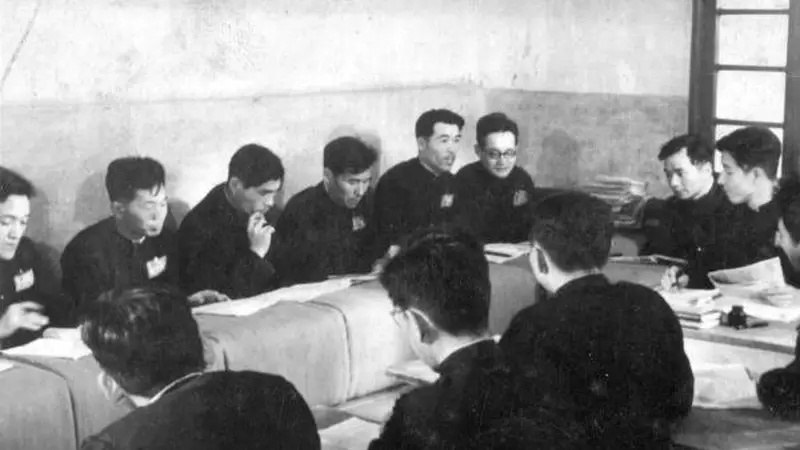 诉前接受教育改造 45名日本战犯均认罪 “战争机器”重新“做人”