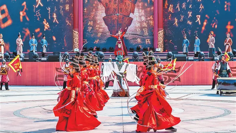 了不起的甲骨文丨殷商文化魅力无穷 安阳方特殷商神画开业 首周吸引近十万游客