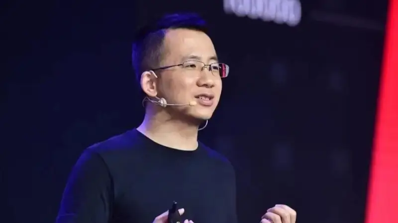 张一鸣罕见定调:字节跳动拒绝"蒸馏捷径",宁舍短期也要走自研路