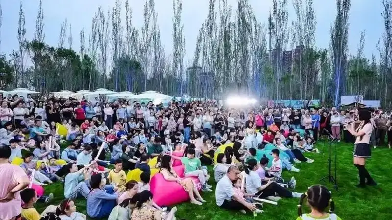 旅游五分钟,拍照两小时,你是如何被景观社会献祭的?
