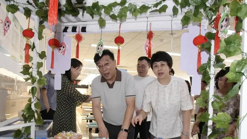 白大褂秒变“零食猎人” | 这家医院的“甜蜜旮旯”打算长期“营业”