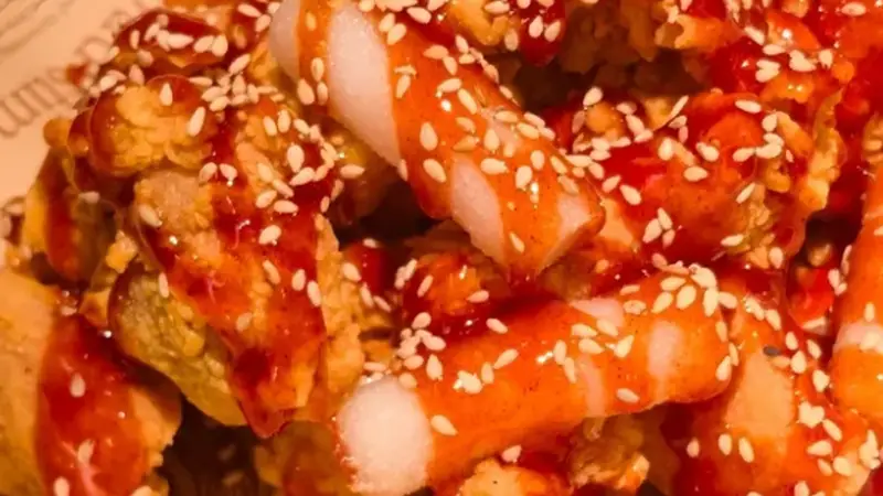 甜辣适口家常小食 炸鸡年糕解锁日常美味