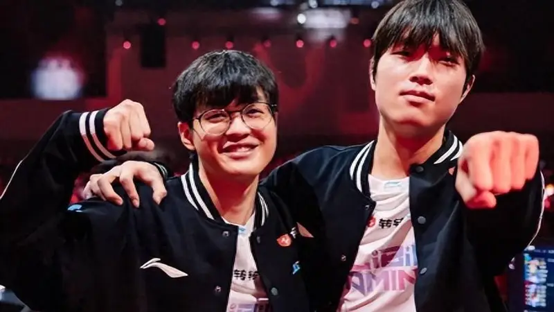 BLG3比2击败T1,韩国导播多次给丹尼BP板镜头,战术都被泄露了