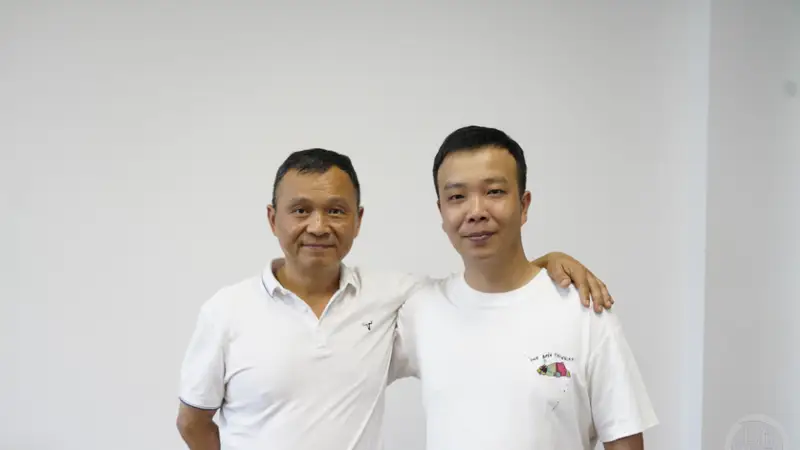 搭载“李要得”进藏的“黄色法拉利”运抵重庆,两位的哥感慨“这趟能吹一辈子”