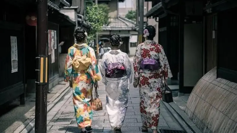 签证费暴涨5倍,日本举起了价格屠刀