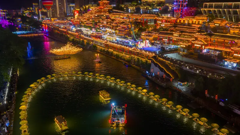 湖北宣恩:河畔夜生辉