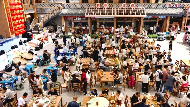 南北面点聚孝义 非遗包子争桂冠:城市非遗包子争冠赛开赛