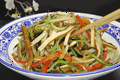 天热适合吃这菜，拌一拌就很好吃！两种食材满口清香脆嫩、上桌就是抢手菜，好吃好做全家都喜欢