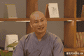 高僧沉迷CS而走红，穿僧衣观看比赛，被问游戏里击杀算不算破戒？