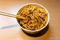 热干面江湖：文食肆热干面如何征服北方人的胃？