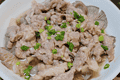 平菇蒸肉片：十分钟蒸出鲜嫩多汁的家常美味
