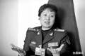 她是军中女大老虎，靠体力与美貌征服高官，花大钱买少将军衔