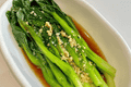 粤式白灼菜心恪守本味，一灼锁鲜显粤菜清淡哲学