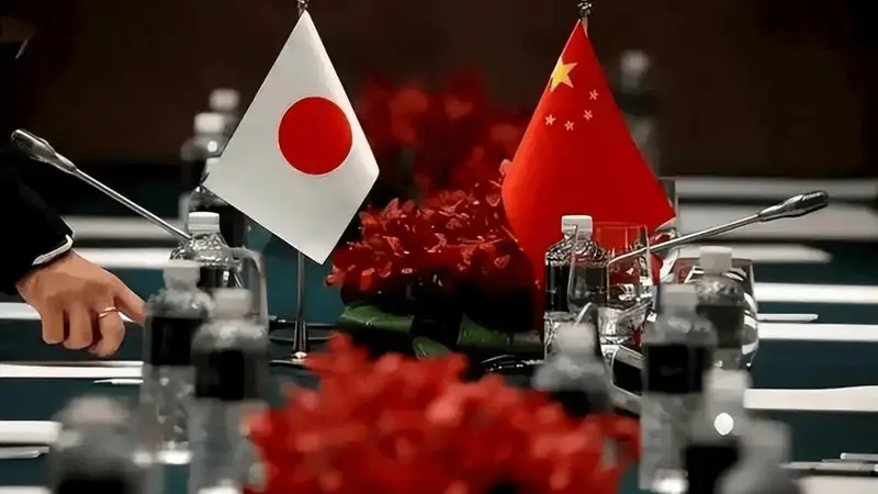 原创高市抗议无效，中方已读不回，召见日本公使，2波争端已开打