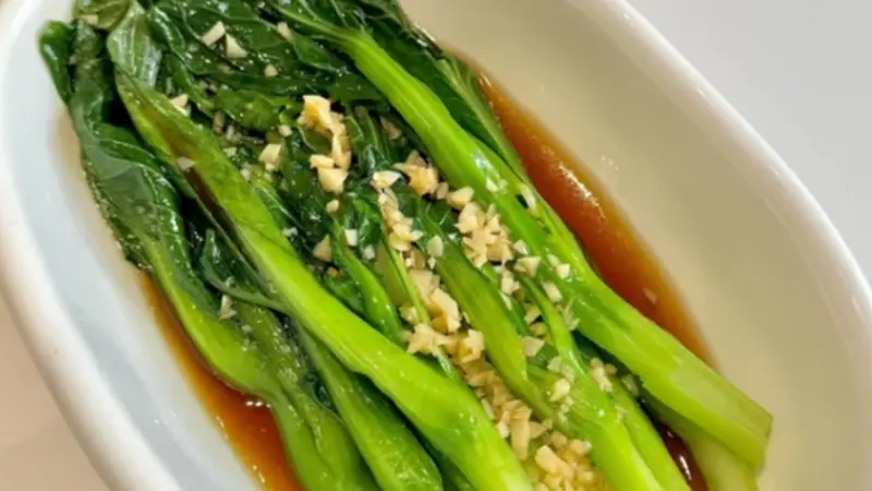粤式白灼菜心恪守本味,一灼锁鲜显粤菜清淡哲学