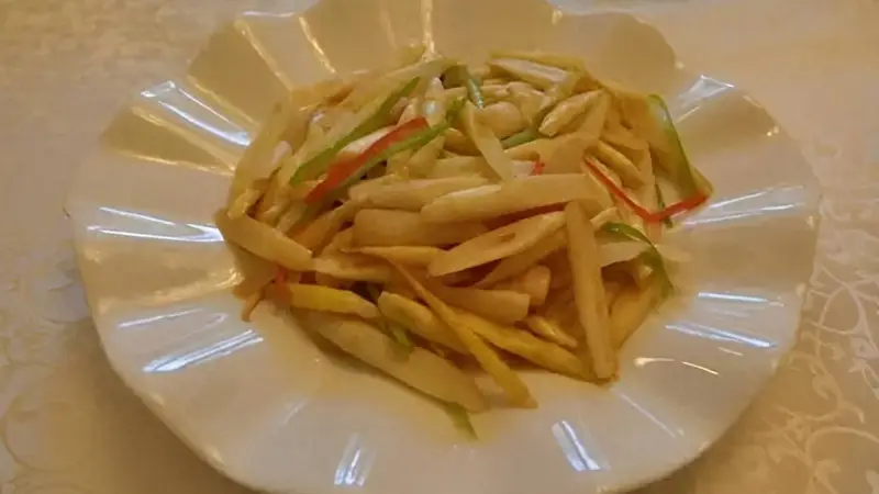没放一块肉,出锅却比肉还香,脆嫩鲜甜,好吃到多吃两碗饭