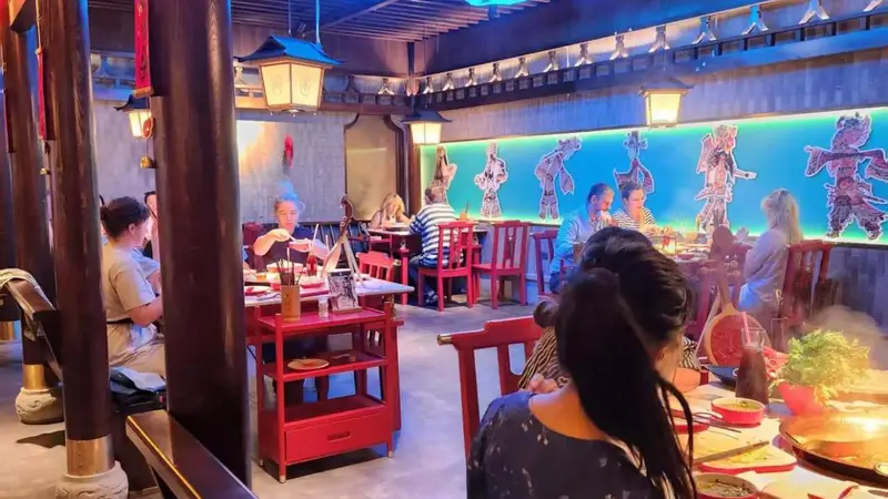 伏尔塔瓦河畔的火锅 异国体验容纳多元的饮食文化