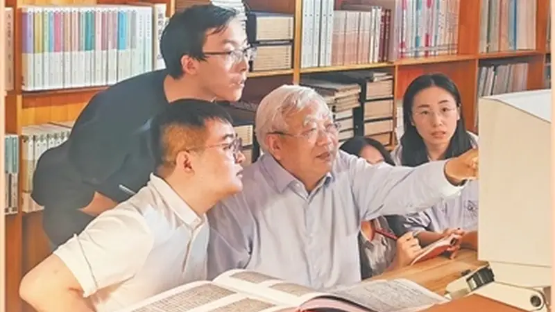 编撰通史 展现敦煌两千年风华(赓续历史文脉)