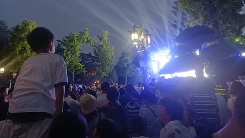 齐聚超然楼,市民游客沉浸式邂逅泉城文脉