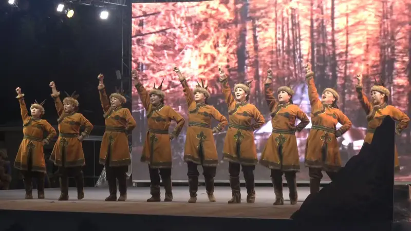 民族文艺汇演在呼玛县精彩上演