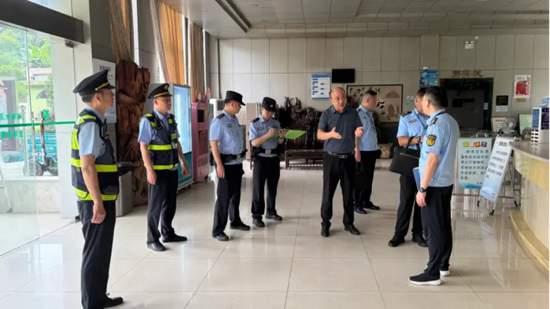 大渡口多部门联合整治旅游市场秩序