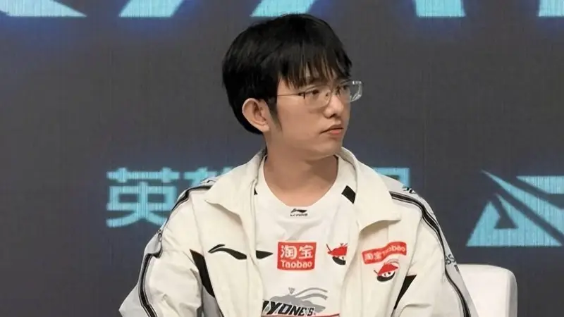 AL官宣圣枪哥离队,从试训新人到解约老人,只用7天光速走完流程