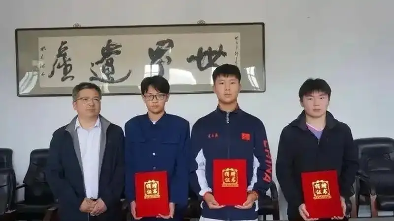 江苏初中生自费捐赠日军侵华罪证也遭恶意攻击,警方启动保护并行政立案,已依法传唤一名违法嫌疑人