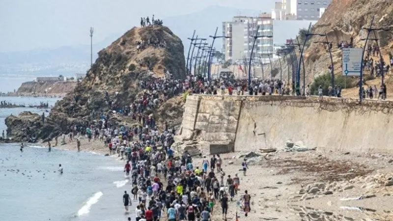 被欧洲拒之门外，滞留西班牙的非法移民竟喊话要来中国？值得警惕